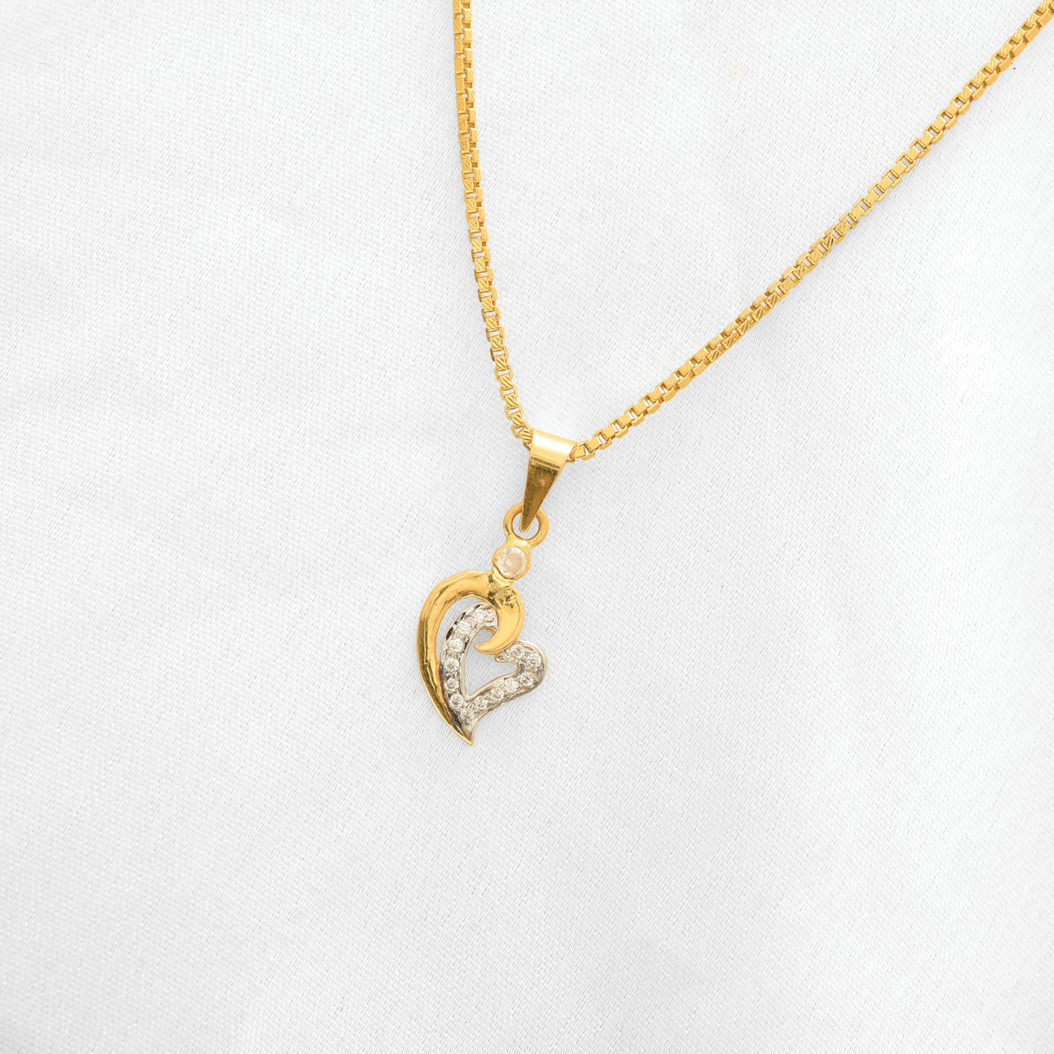 22 carat deals gold heart pendant